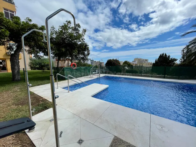Oportunidad Única en Torremolinos Centro | Piscina, Garaje y - foto 3