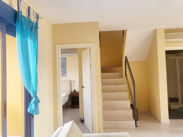 ÁTICO EXCLUSIVO CON VISTAS, TERRAZAS, PISCINA Y GARAJE – A 250 M DE LA PLAYA — 10