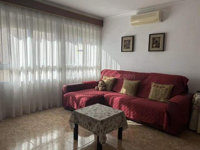 Piso de 4 dormitorios y garaje, cerca del centro de Salud Sa - foto 4