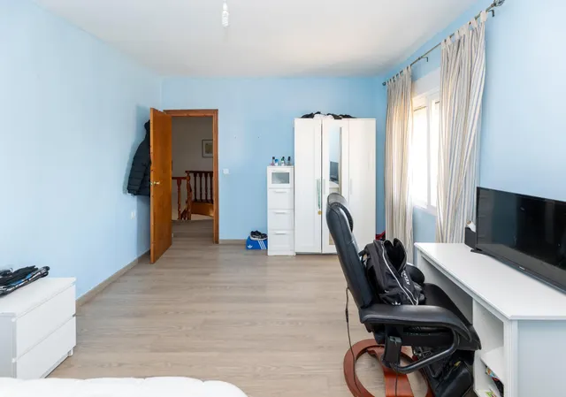 Casa en esquina con amplios espacios en Belicena, Vegas del Genil — 16