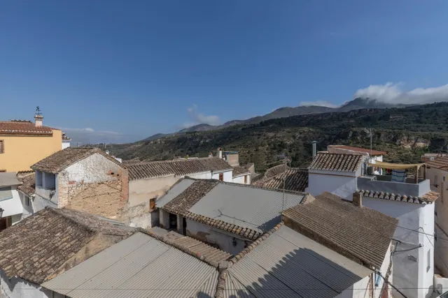 CASA PARA REFORMAR, MÁS TERRENO DE 250M2 — 38