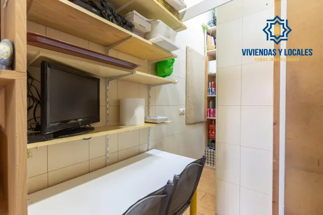 Local en venta junto al instituto Zaidín Vergeles – Listo para empezar tu negocio — 11