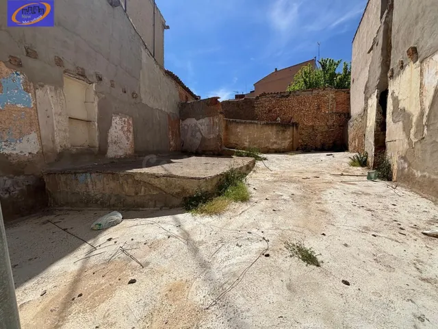 Solar Urbano de 99 m2 en Calle Miliciano Sáez – ¡Ideal Autop - foto 2