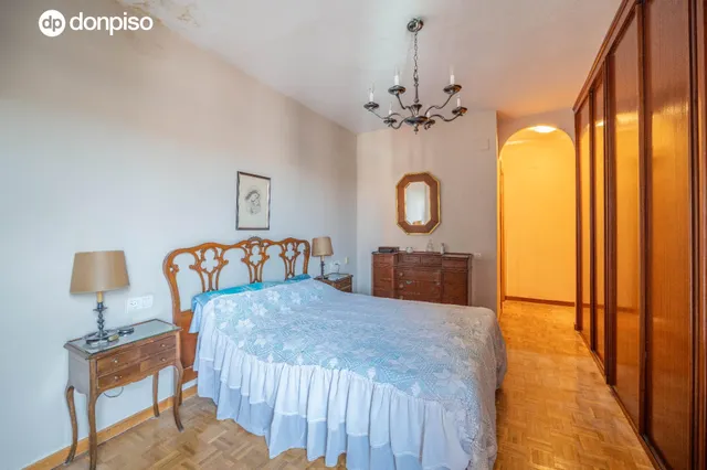 Impresionante piso en el centro de Granada. — 40