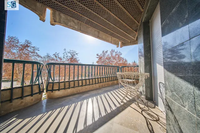 Residencia exclusiva en Paseo del Salón con vistas despejadas — 22