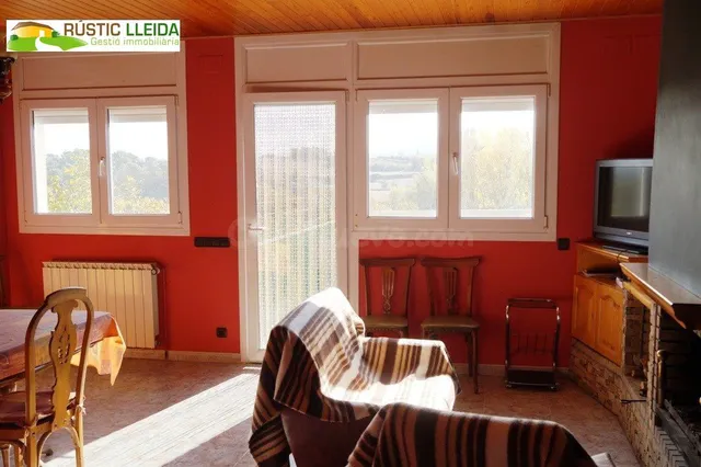 Casa con jardín y ascensor en Les Piles. - foto 5