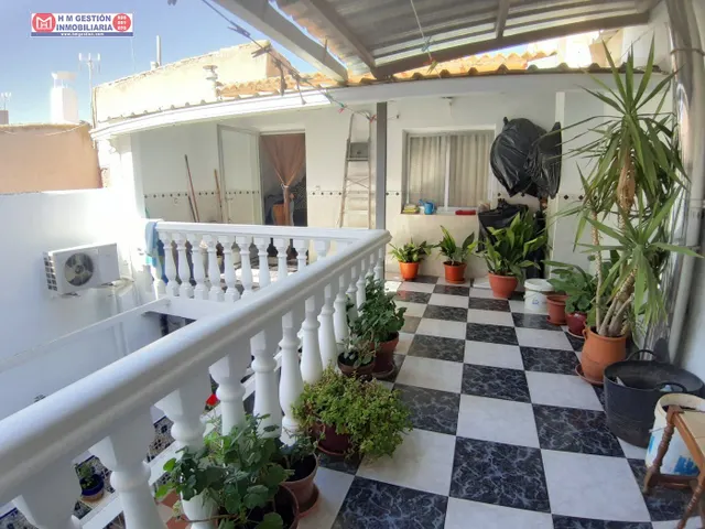 CASA COMPLETAMENTE REFORMADA JUNTO A AVDA PABLO IGLESIAS — 16
