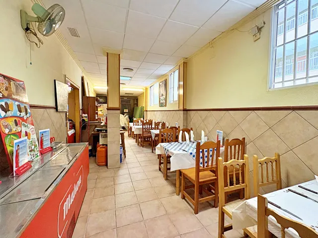 FANTASTICO LOCAL COMERCIAL EN VICENTE BLASCO IBAÑEZ — 5