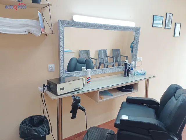 LOCAL COMERCIAL REFORMADO EN SECTOR SUR (zona baja) — 5