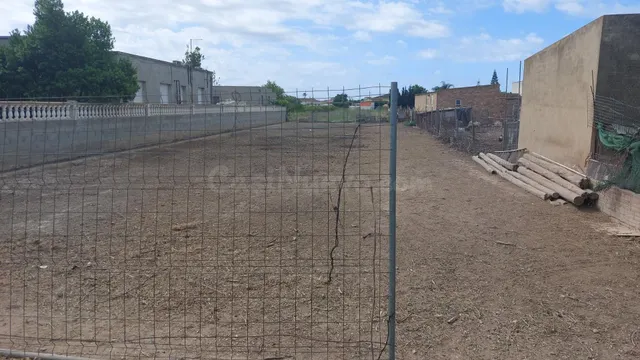 ¡No te lo Pierdas! 2049 m2 de Terreno Mixto en Deltebre - foto 2