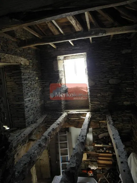 SE VENDE CASA DE PIEDRA SEMI-REFORMADA  CON FINCA CERRADA CERCA DE BÓVEDA — 7