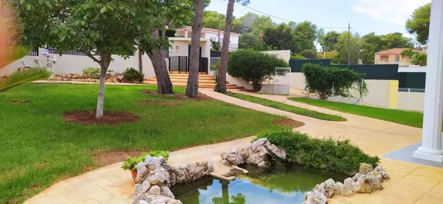 CHALET EXCLUSIVO CON GRAN PARCELA, PRIVACIDAD Y ACABADOS DE LUJO. — 15