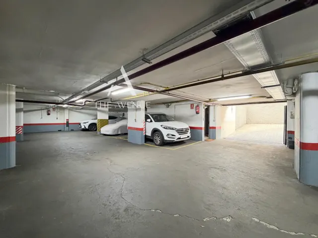 En una de las mejores urbanizaciónes de la zona coqueto piso con terraza  piscina y plaza de apracamiento — 40
