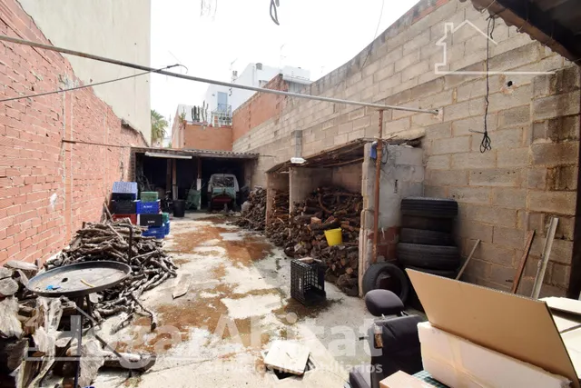 TERRENO URBANO CON MUCHAS POSIBILIDADES — 17