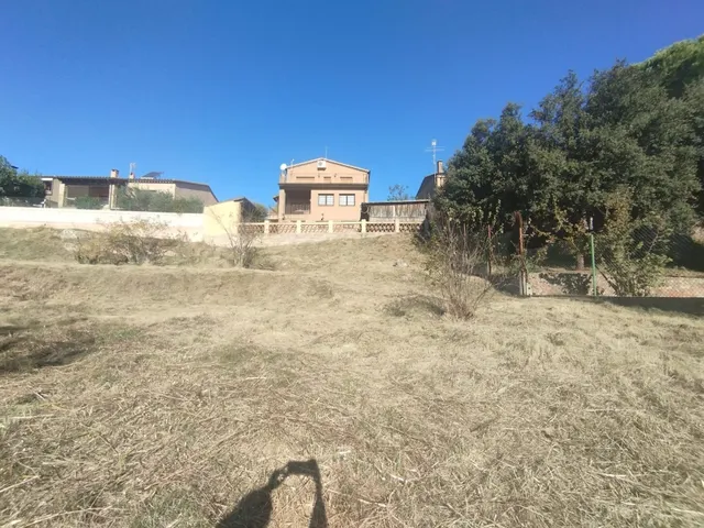 TERRENY AMB VISTES A LA MUNTANYA AL CENTRE DE SANT LLORENÇ SAVALL — 4
