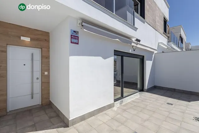 Vivienda de lujo en Urbanización SERRALLO HILLS. — 10