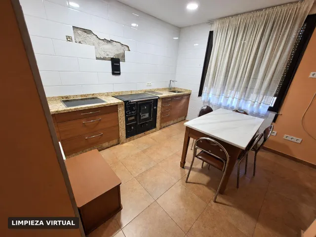 Casa con local comercial, garaje y patio en la gargantada, lieres. ¡vivienda y negocio en un mismo inmueble! — 11