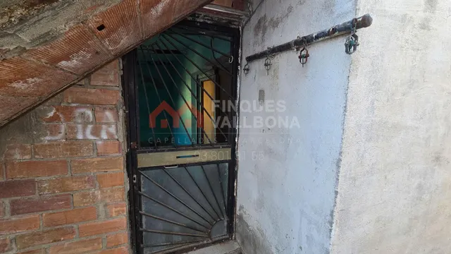 CASA CON TERRENO PARA REFORMAR EN LA TORRE DE CLARAMUNT – — 14