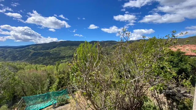 Gran Casa  para rehabilitar en pueblo tranquilo del pirineo — 6