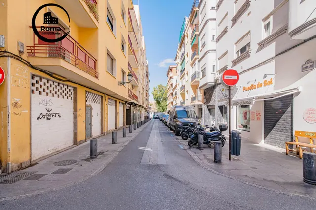 Local en pleno centro de Granada — 23