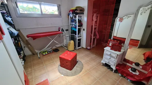 Chalet de 71 m2 con terraza y piscina a muy pocos metros de la playa — 11