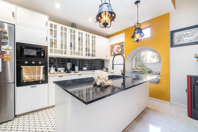 Casa de pueblo reformada con jardín en Campanet — 10