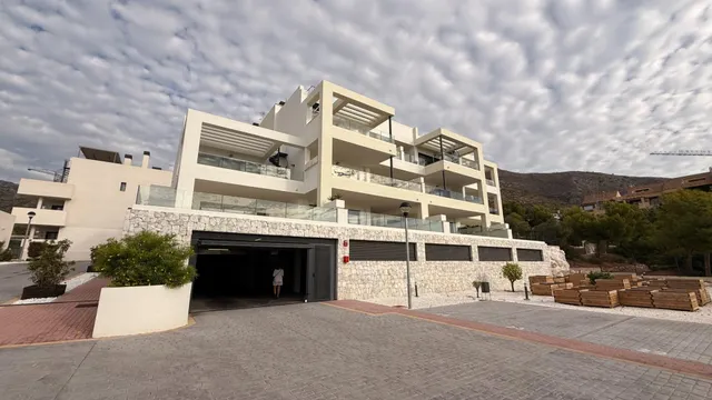 ¡ESPECTACULAR BAJO CON AMPLIA TERRAZA Y VISTAS AL MAR EN SANTANGELO SUR! — 27