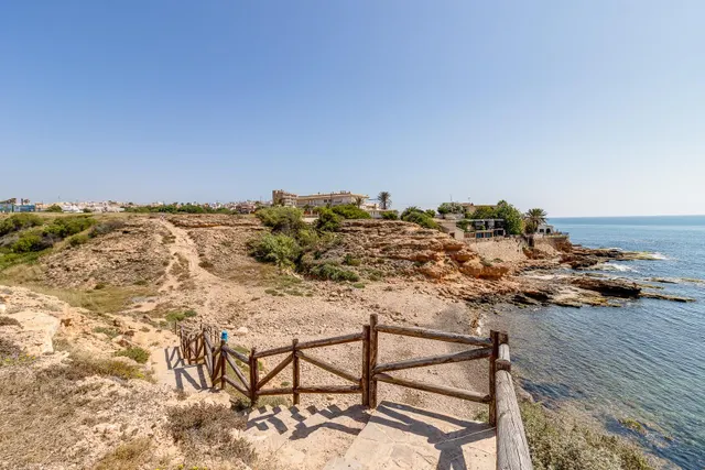 ¡tu nuevo hogar junto al mediterráneo! reformado, con licencia turística y a solo 300 metros del mar ☀️ — 39