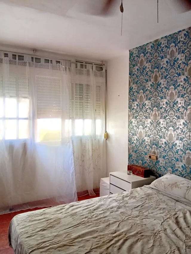 Casa adosada en esquina de 4 dormitorios, muy luminosa, con jardín privado y amplia terraza, cerca de Fuengirola — 10