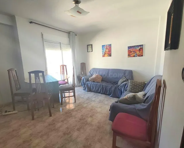 VENTA DE PISO AMPLIO Y LUMINOSO EN SAN ANTONIO, JUNTO AL COL - foto 4