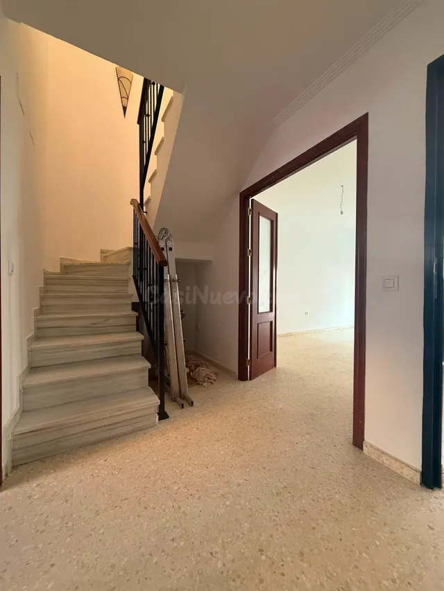 ¡VIVIENDA ADOSADA EN CANTILLANA CON TODO LO QUE NECESITAS! - foto 4