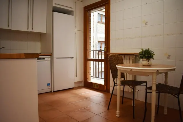Alquiler piso 3 dormitorios, terraza, garaje y trastero en Av. Pablo Gargallo. — 10