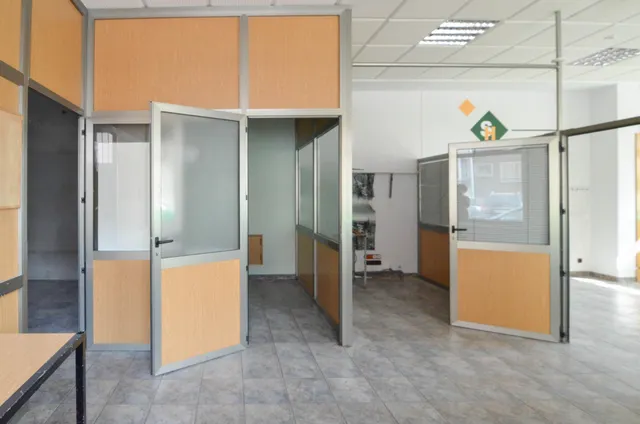 Urbis te ofrece un local en venta en Santa Marta de Tormes, Salamanca. — 24
