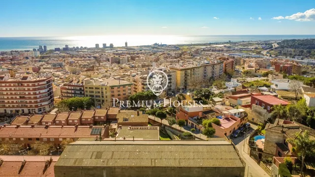 Venta de terreno urbano con nave industrial de 1.099m2 - foto 2