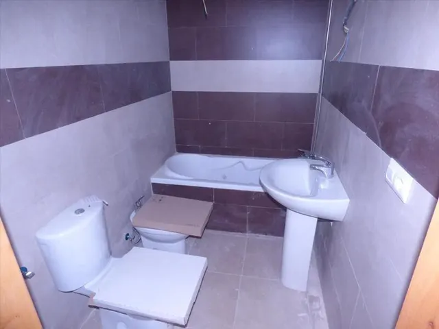 Obra parada de 16 viviendas — 19