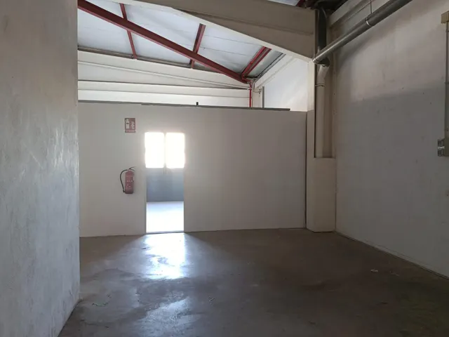 NAVE COMERCIAL — 8