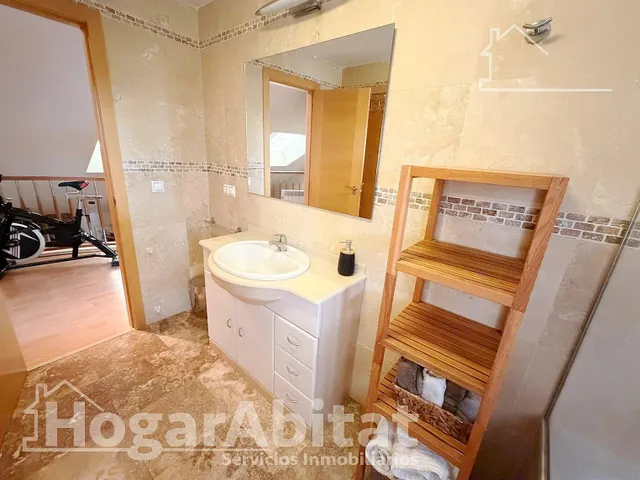 ¡encantador chalet! amplio y sofisticado con piscina, garaje y dos terrazas — 36
