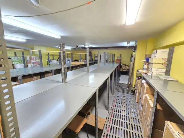 IDEAL INVERSORES. LOCAL COMERCIAL ALQUILADO EN BUENA ZONA COMERCIAL — 21