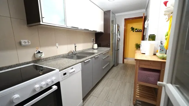 Piso de 3 dormitorios en arenales – calle obispo vela, Las Palmas de Gran Canaria — 8