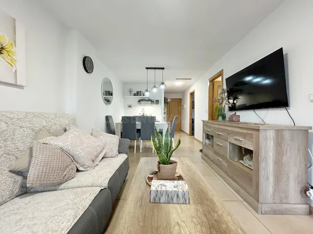 Acogedor apartamento en planta baja con piscina cerca de la  - foto 3