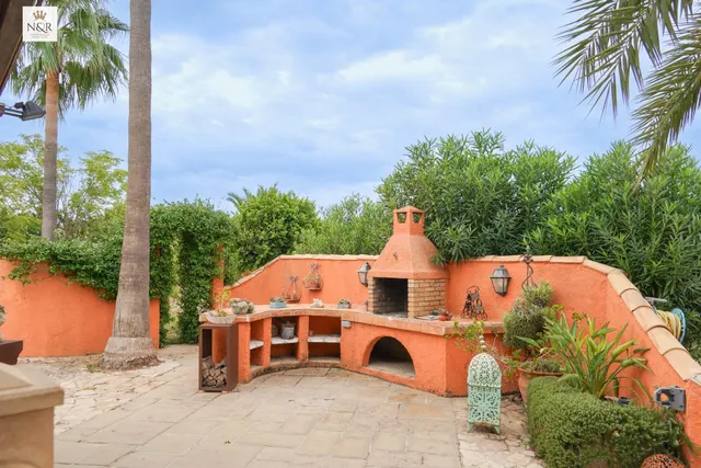 Finca rústica con espectacular casa con piscina y jardín mediterráneo en Consell, mallorca. — 33