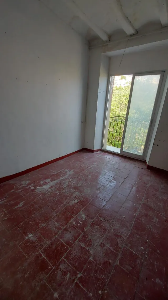 Amplia Casa con Terreno en el Corazón de Alcoy — 6