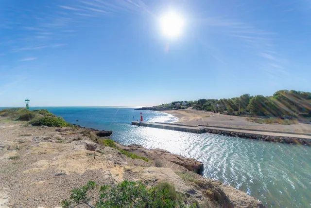 Magnifica villa de 347m2, situada a 1ª línea de mar — 39