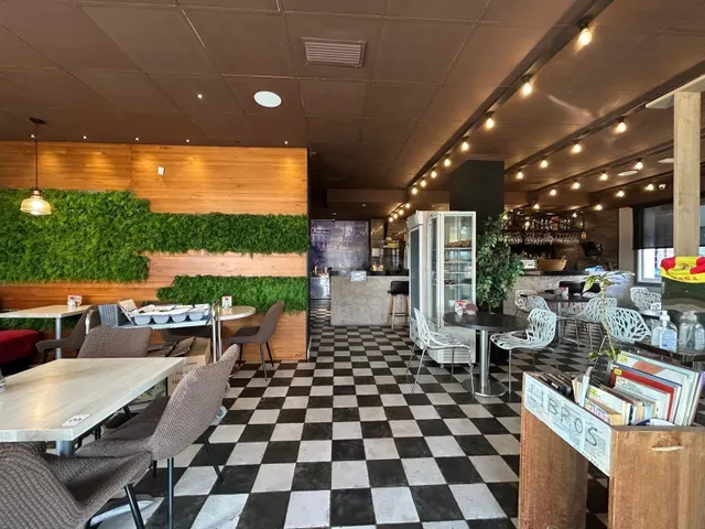 Negocio 140m² en alquiler - Club nautico — 2