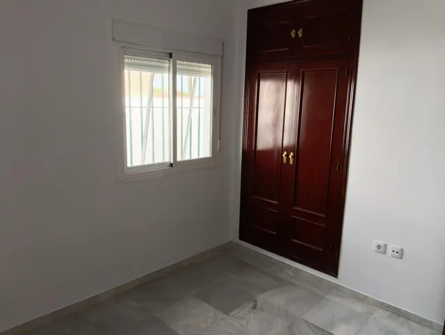 Chalet urbano con piscina privada a solo 400 metros de la playa en costa sancti petri – chiclana — 12