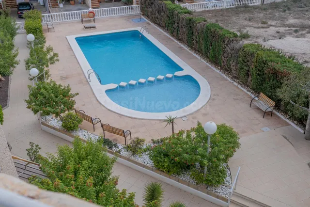 Exclusiva vivienda con terraza y vistas al mar - foto 3