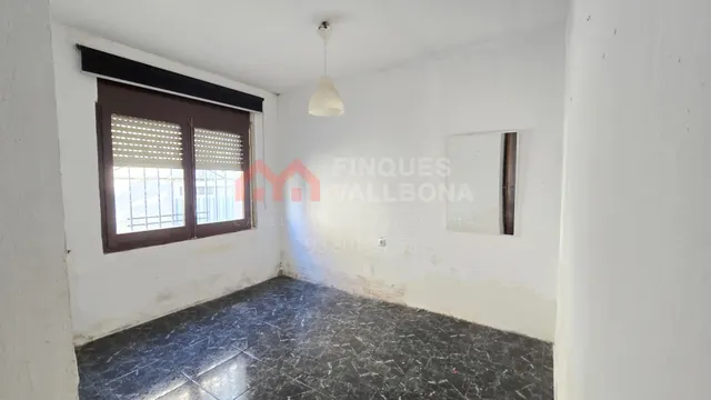 CASA CON TERRENO PARA REFORMAR EN LA TORRE DE CLARAMUNT – — 10