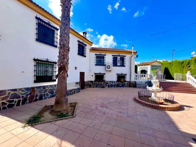 FANTÁSTICO CHALET EN OTURA — 32