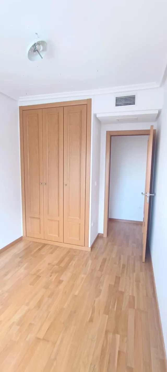 Oportunidad con TERRAZA en Juan Carlos I — 32