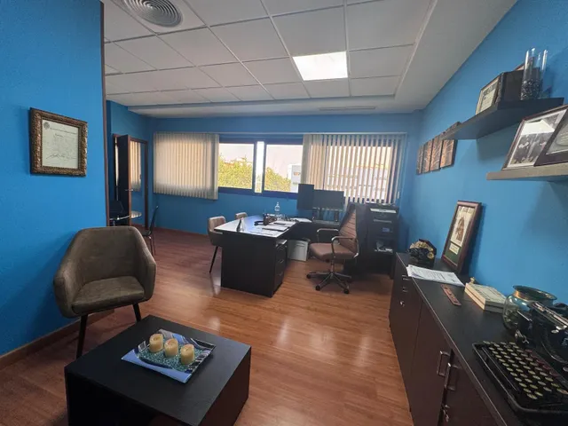 Oficina en venta en Zona Oeste — 16